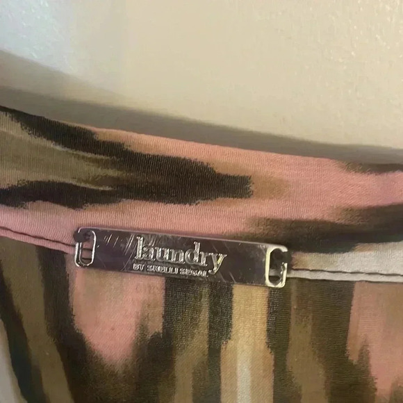 🔥Laundry by Shelly Segal 6/$20. OR. 10.$40. Woman’s coverup “laundry “. Sm/med - Picture 8 of 9